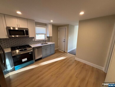 219 Oakwood Ave unit 2, Kearny, NJ 07032 - photo 6