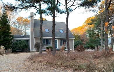 137 Whippoorwill Cir, Mashpee, MA 02649 - photo 2