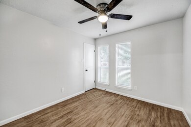 8123 Split Pine Dr, Houston, TX 77040 - photo 7