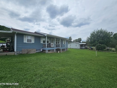 101 Earle Ln, Middlesboro, KY 40965 - photo 2