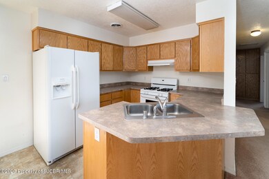 522 Ginger St, Bloomfield, NM 87413 - photo 6