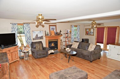 livingroomwgasfireplace