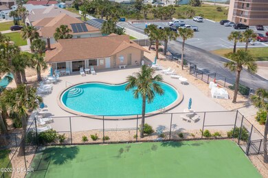 Pool & Clubhouse #4
