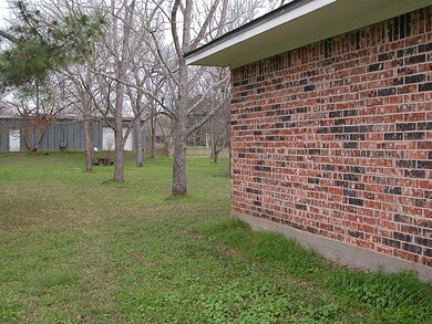 301 Twin Ln, Rosenberg, TX 77471 - photo 6