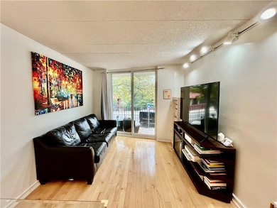 9965 Shore Rd unit 6C, Brooklyn, NY 11209 - photo 6