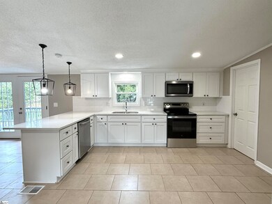 130 Bell Ave, Inman, SC 29349 - photo 4