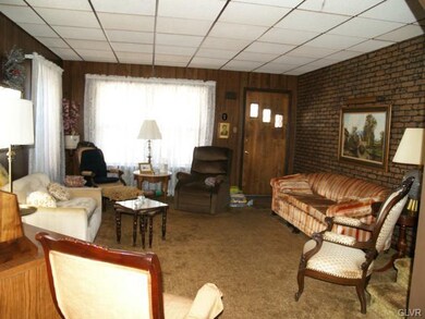 734 Chestnut St, Emmaus, PA 18049 - photo 5