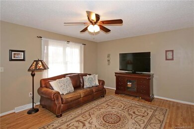 242 Scotts Creek Rd, Statesville, NC 28625 - photo 4