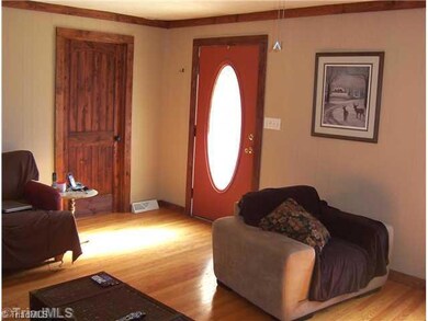 2807 Old Us 52 S, Pilot Mountain, NC 27041 - photo 6