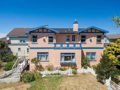 06_902_E_Street_Eureka106_mls