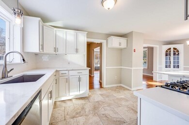 30 Craig St, Springfield, MA 01108 - photo 6