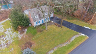 1014 Mohegan Rd, Schenectady, NY 12309 - photo 5