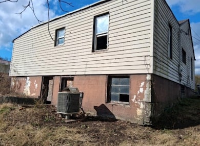 932 Duke St, Marion, VA 24354 - photo 4