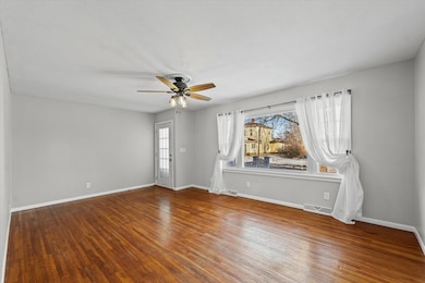 424 S Main St, Farmer City, IL 61842 - photo 5