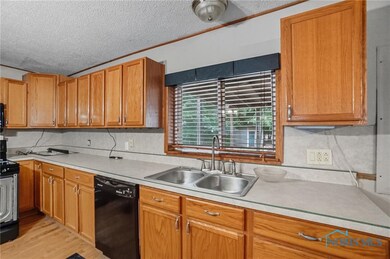 708 Clinton Ct, Findlay, OH 45840 - photo 4