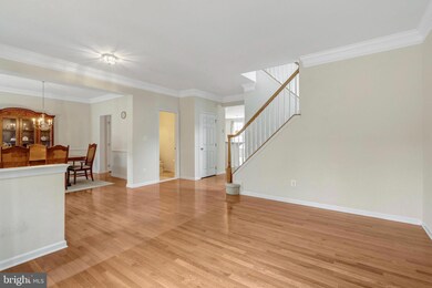 42522 Neighborly Ln, Chantilly, VA 20152 - photo 5