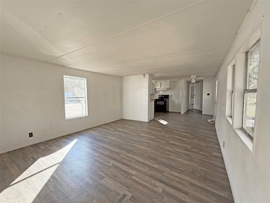 260 Ponderosa Ln, Burleson, TX 76028 - photo 3