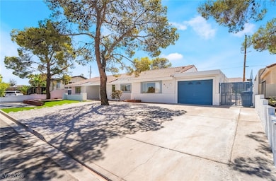 611 E Fairway Rd, Henderson, NV 89015 - photo 7