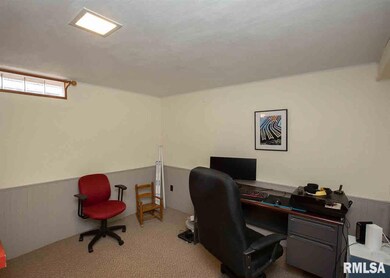 3615 N Linwood Ave, Davenport, IA 52806 - photo 7