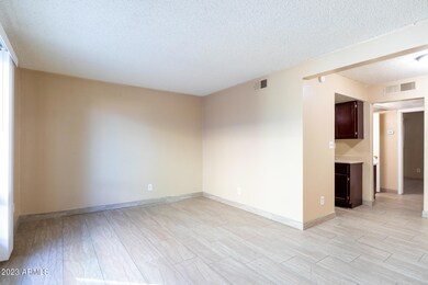 819 S Stapley Dr unit 8, Mesa, AZ 85204 - photo 3