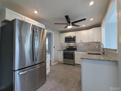 48 Moffett St unit 50, Fords, NJ 08863 - photo 3