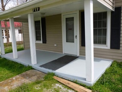 719 Oak St, Manchester, TN 37355 - photo 2