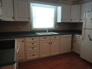 851 Ashmore Ave, Schenectady, NY 12309 - photo 7