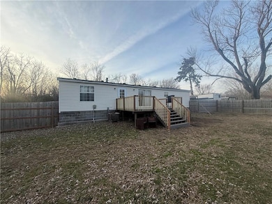 104 S Bailey Rd, Pittsburg, KS 66762 - photo 2