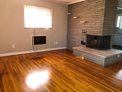 261 S Napoleon Ave, Columbus, OH 43213 - photo 3