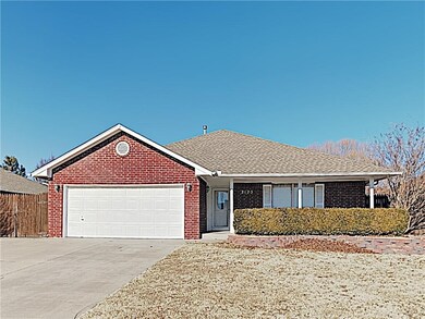 2125 NE 13th St, Moore, OK 73160 - photo 2