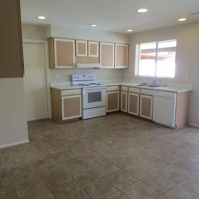 4245 N 77th Dr, Phoenix, AZ 85033 - photo 7