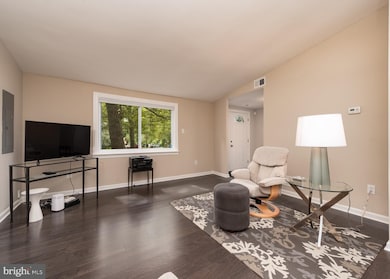 9101 Flamepool Way, Columbia, MD 21045 - photo 2