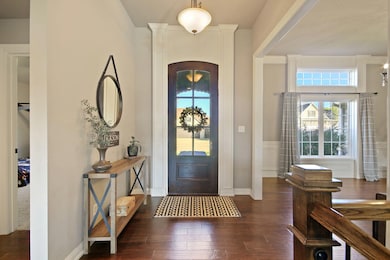 6-web-or-mls-Gold Finch 6504 (6)