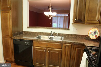 8609 Wintergreen Ct unit 104, Odenton, MD 21113 - photo 3