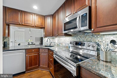 5810 Inman Park Cir unit 130, Rockville, MD 20852 - photo 7