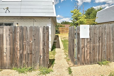 2206 Mission Hill Cir unit 101-104, Austin, TX 78741 - photo 5