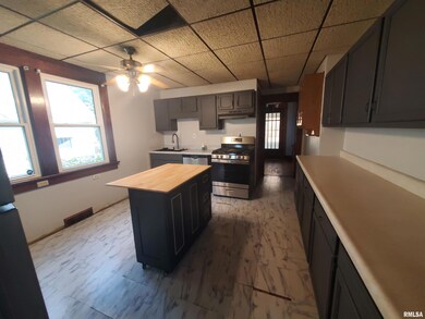 2026 N Marquette St, Davenport, IA 52804 - photo 6