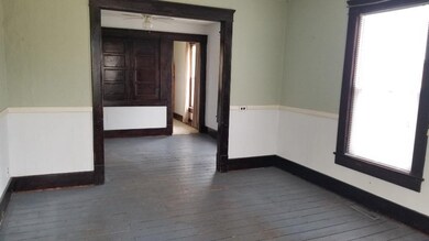 117 W Chestnut St, New Carlisle, IN 46552 - photo 2