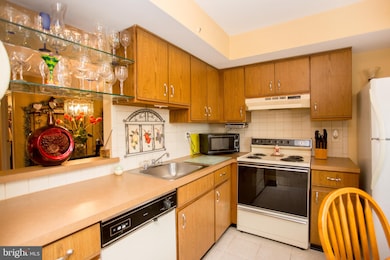 1408 Steamboat Station unit 1408, Southampton, PA 18966 - photo 6