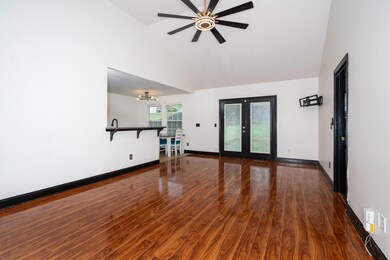 9429 Hackberry - living area 1