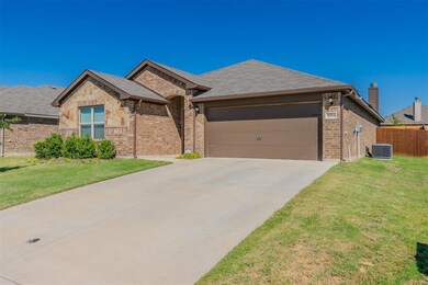 1004 Deer Valley Dr, Weatherford, TX 76087 - photo 3