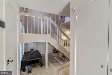 12108 Quorn Ln, Reston, VA 20191 - photo 6