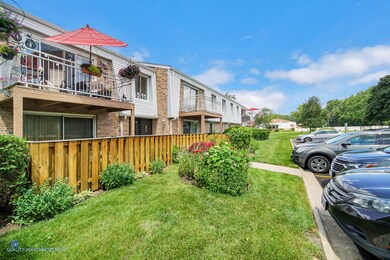 4511 Kings Walk Dr unit 2B, Rolling Meadows, IL 60008 - photo 4