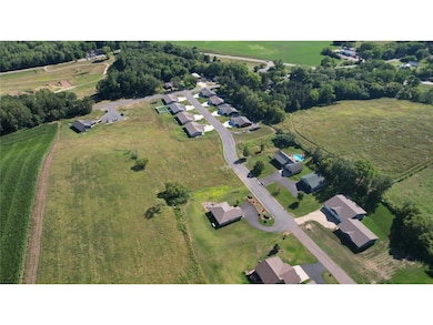 210 Amber View St, Menomonie, WI 54751 - photo 3