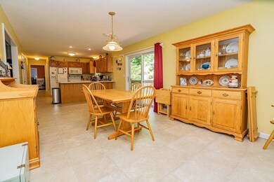 11 Addison Rd, Goffstown, NH 03045 - photo 4