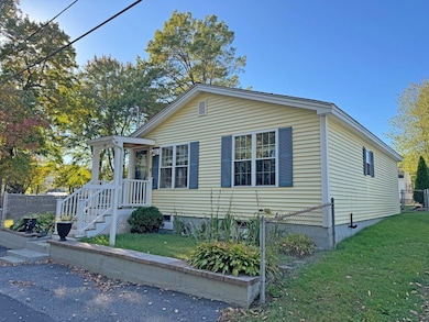 45 Hoover St, Dracut, MA 01826 - photo 2