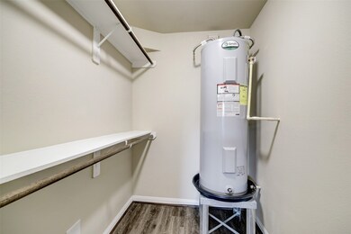 1600 W T C Jester Blvd unit 25, Houston, TX 77008 - photo 7