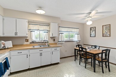2834 Blarefield Dr_MLS_08