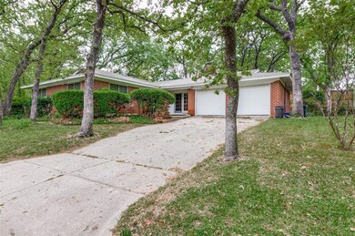 700 W Cheryl Ave, Hurst, TX 76053 - photo 2