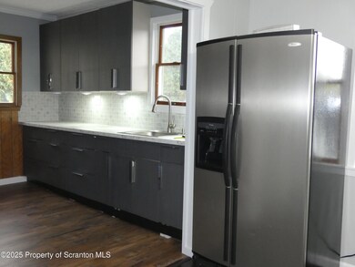 620 Sanderson Ave unit 2nd FL, Olyphant, PA 18447 - photo 7